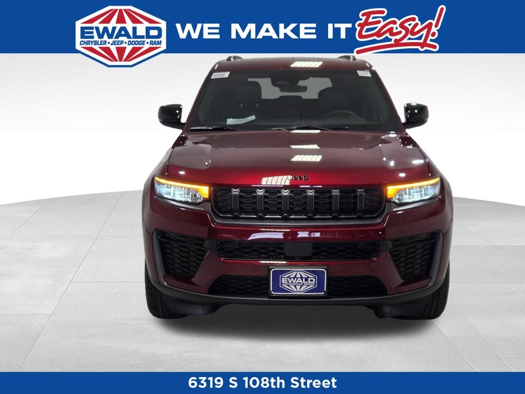 2026 Jeep Grand Cherokee Laredo Altitude