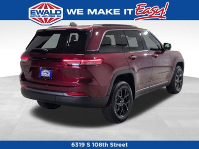 2026 Jeep Grand Cherokee Laredo Altitude