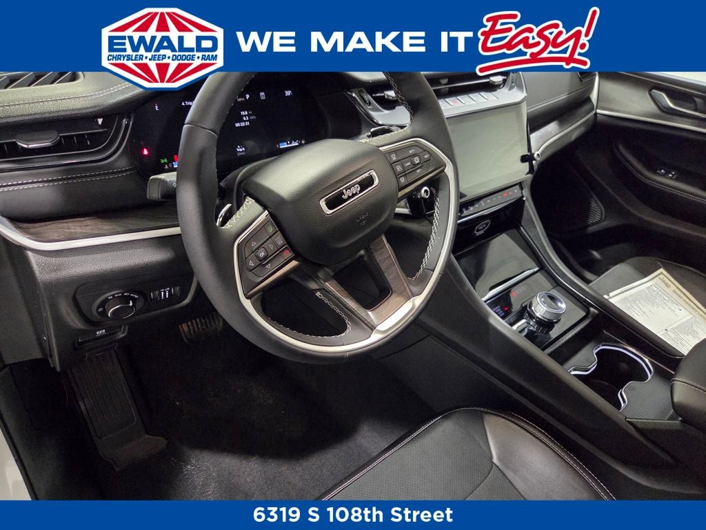 2026 Jeep Grand Cherokee Laredo