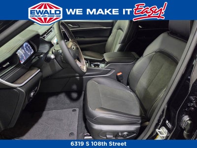 2026 Jeep Grand Cherokee Laredo Altitude