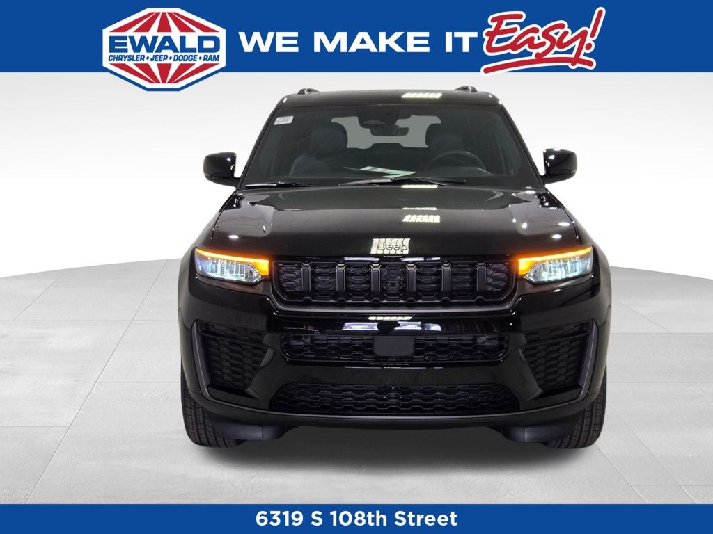 2026 Jeep Grand Cherokee Laredo Altitude