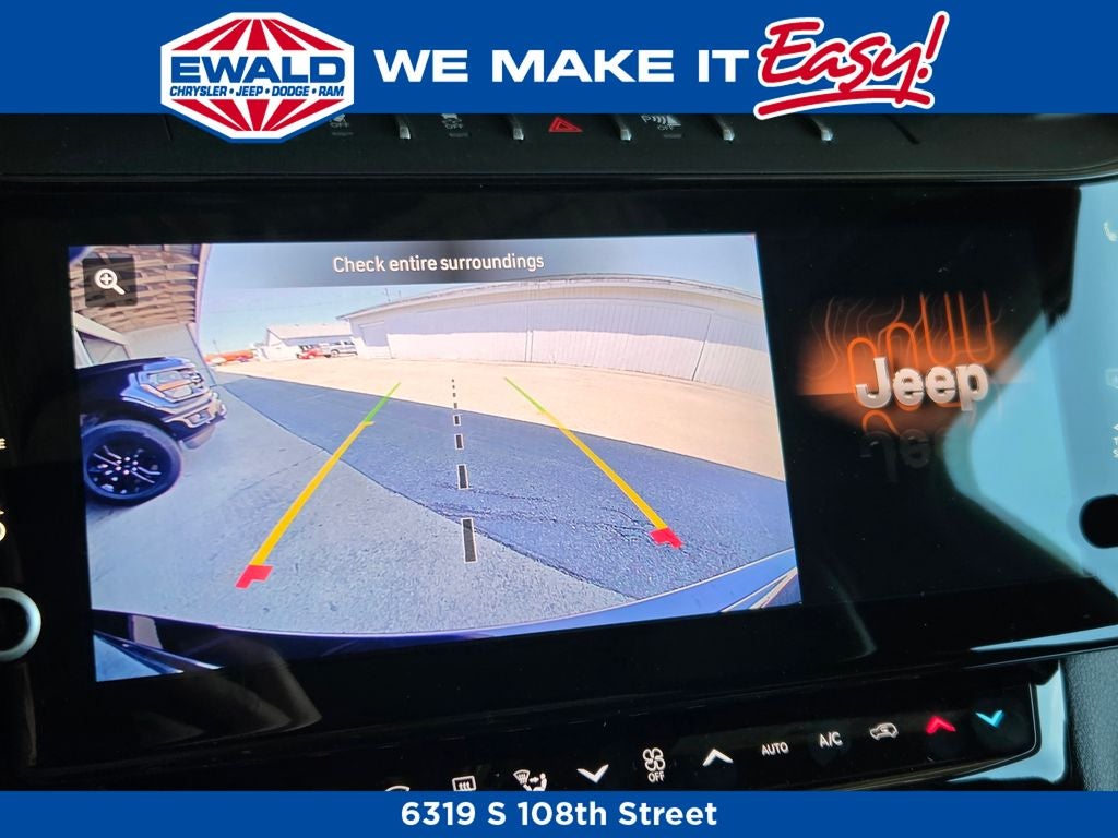 2026 Jeep Grand Cherokee Laredo Altitude