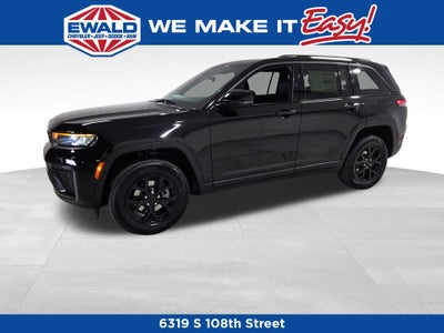 2026 Jeep Grand Cherokee Laredo Altitude