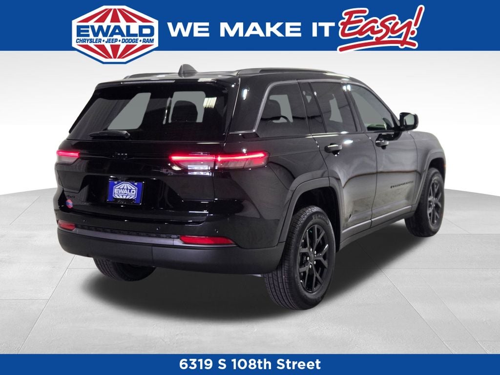 2026 Jeep Grand Cherokee Laredo Altitude