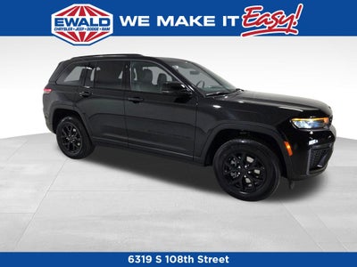2026 Jeep Grand Cherokee Laredo Altitude