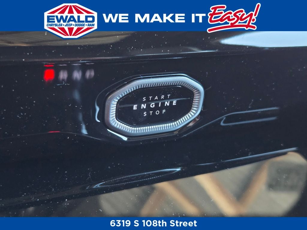 2026 Jeep Grand Cherokee Laredo Altitude