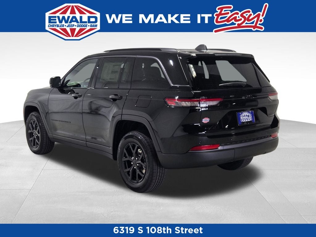 2026 Jeep Grand Cherokee Laredo Altitude
