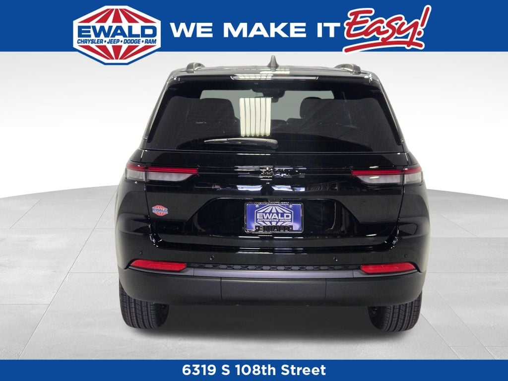 2026 Jeep Grand Cherokee Laredo Altitude