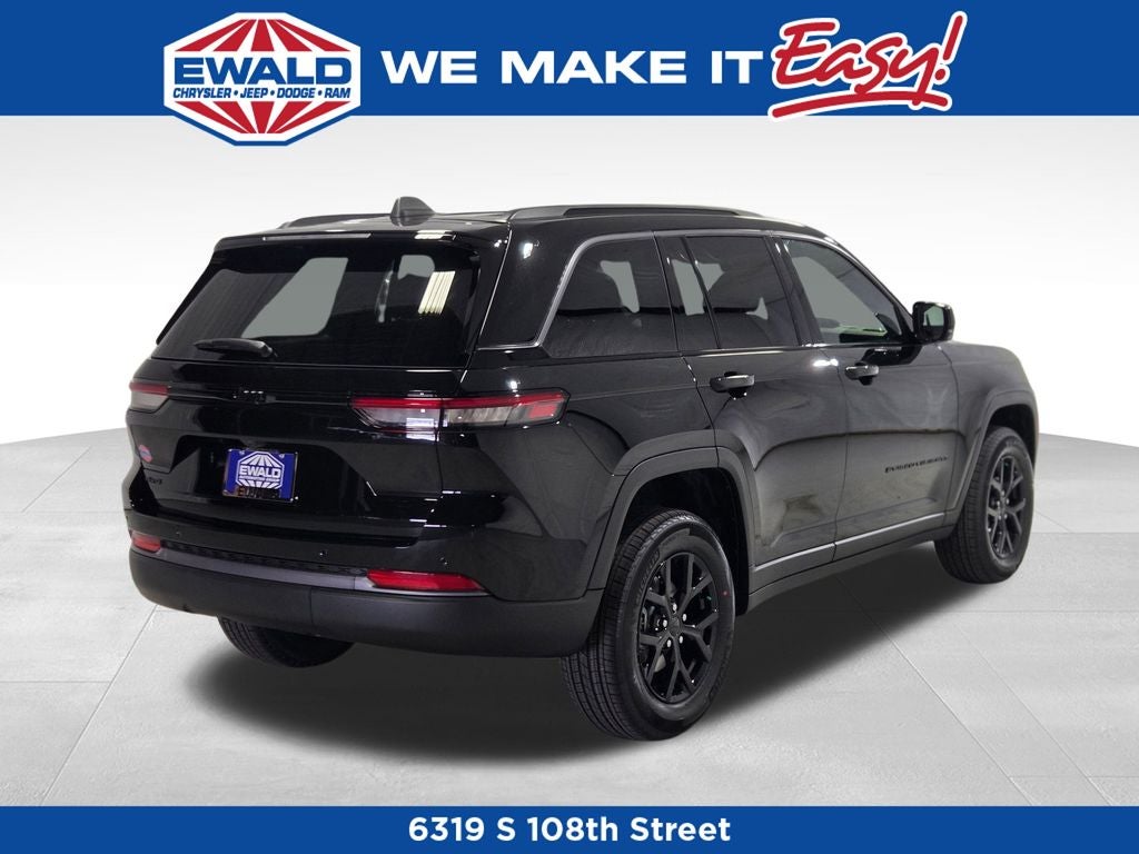 2026 Jeep Grand Cherokee Laredo Altitude