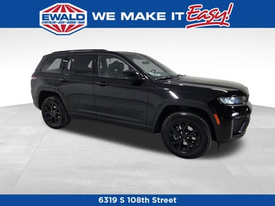 2026 Jeep Grand Cherokee Laredo Altitude