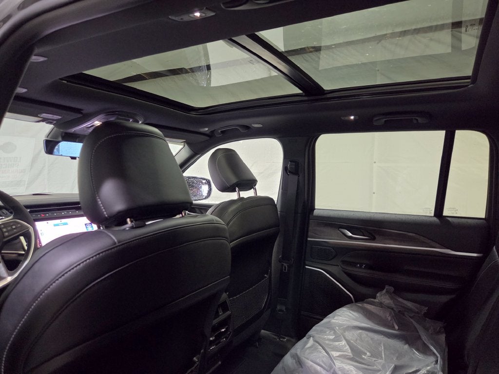 2027 Jeep Grand Cherokee Limited Reserve