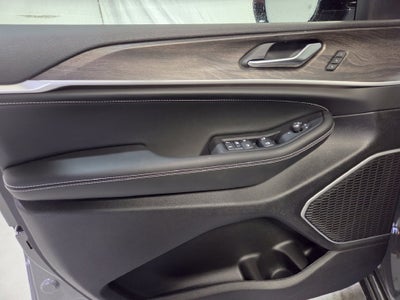 2027 Jeep Grand Cherokee Limited Reserve