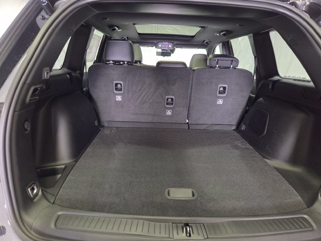 2027 Jeep Grand Cherokee Limited Reserve