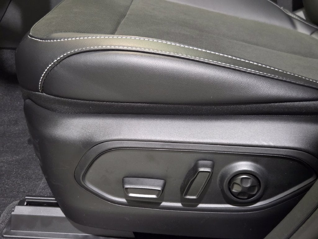 2027 Jeep Grand Cherokee L Laredo Altitude