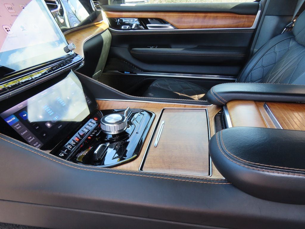 2023 Jeep Grand Wagoneer Series III