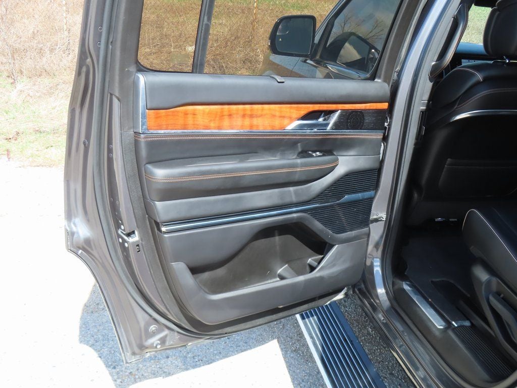 2023 Jeep Grand Wagoneer Series III