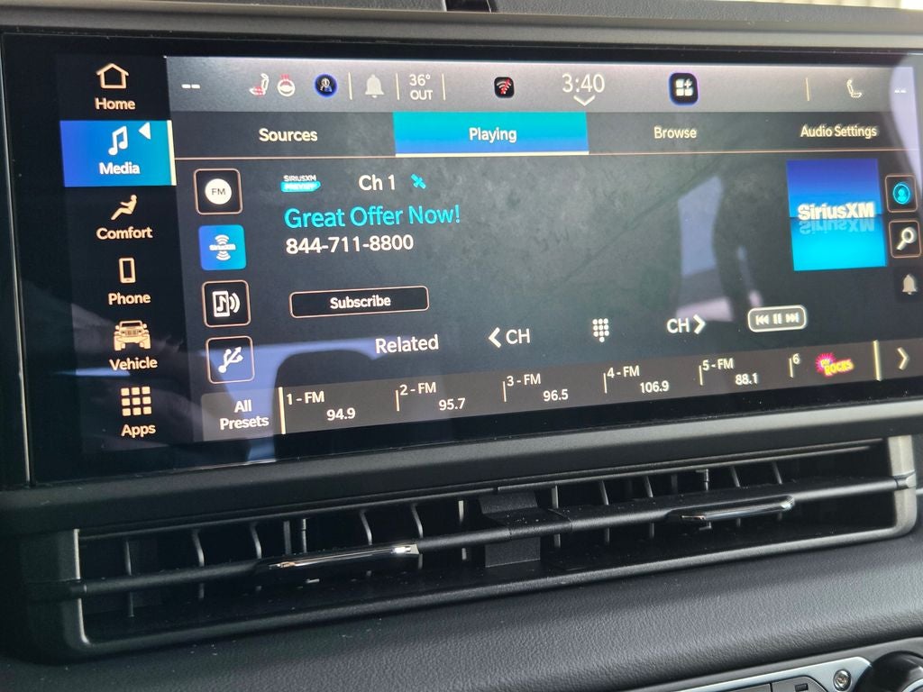 2025 Jeep Gladiator Sport photo 2