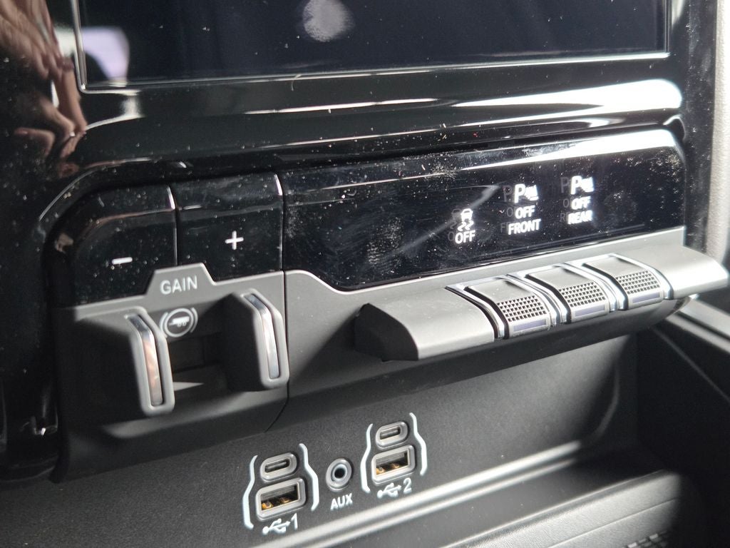 2027 RAM 1500 Big Horn/Lone Star