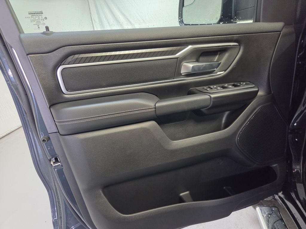 2027 RAM 1500 Big Horn/Lone Star