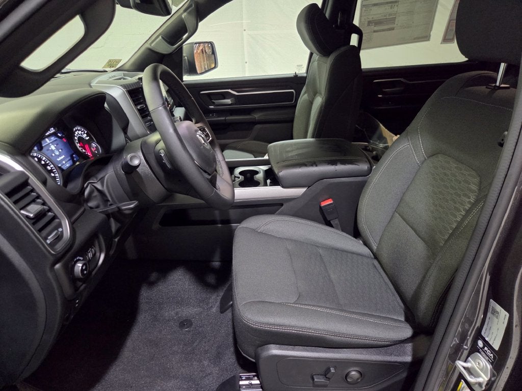 2027 RAM 1500 Big Horn/Lone Star