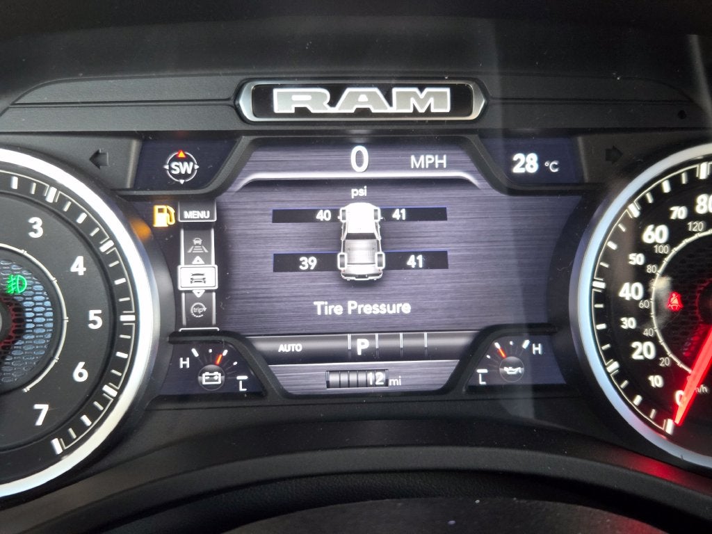 2027 RAM 1500 Big Horn/Lone Star