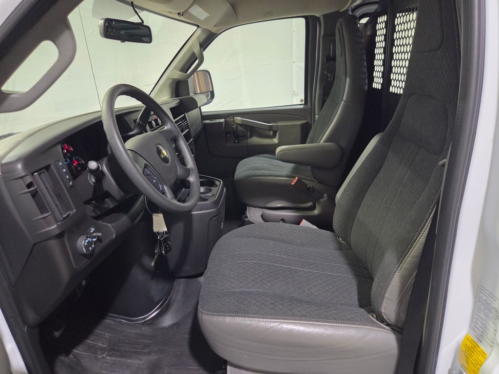 2025 Chevrolet Express 2500 Work Van Cargo