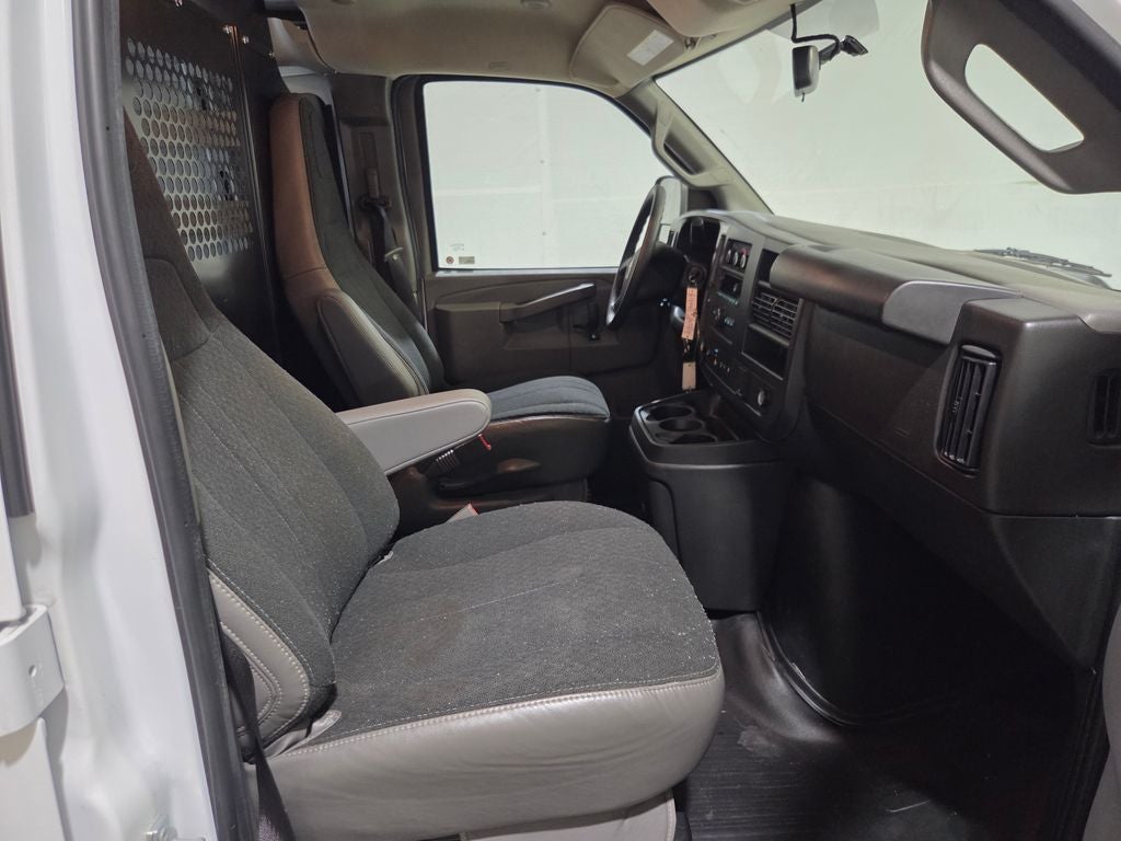 2025 GMC Savana 2500 Work Van
