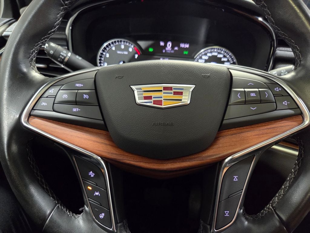 2022 Cadillac XT5 Premium Luxury