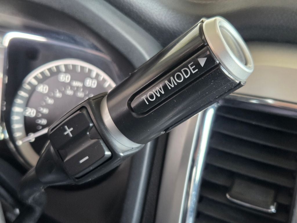 2017 Nissan Titan SL