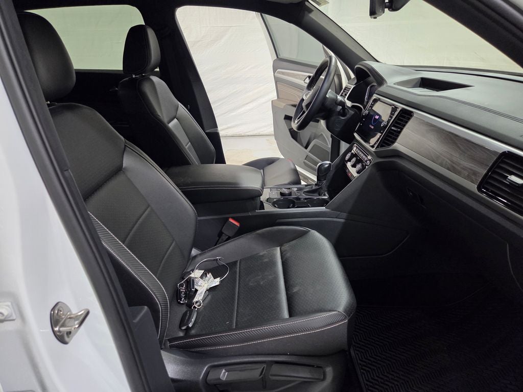 2023 Volkswagen Atlas Cross Sport 2.0T SE w/Technology