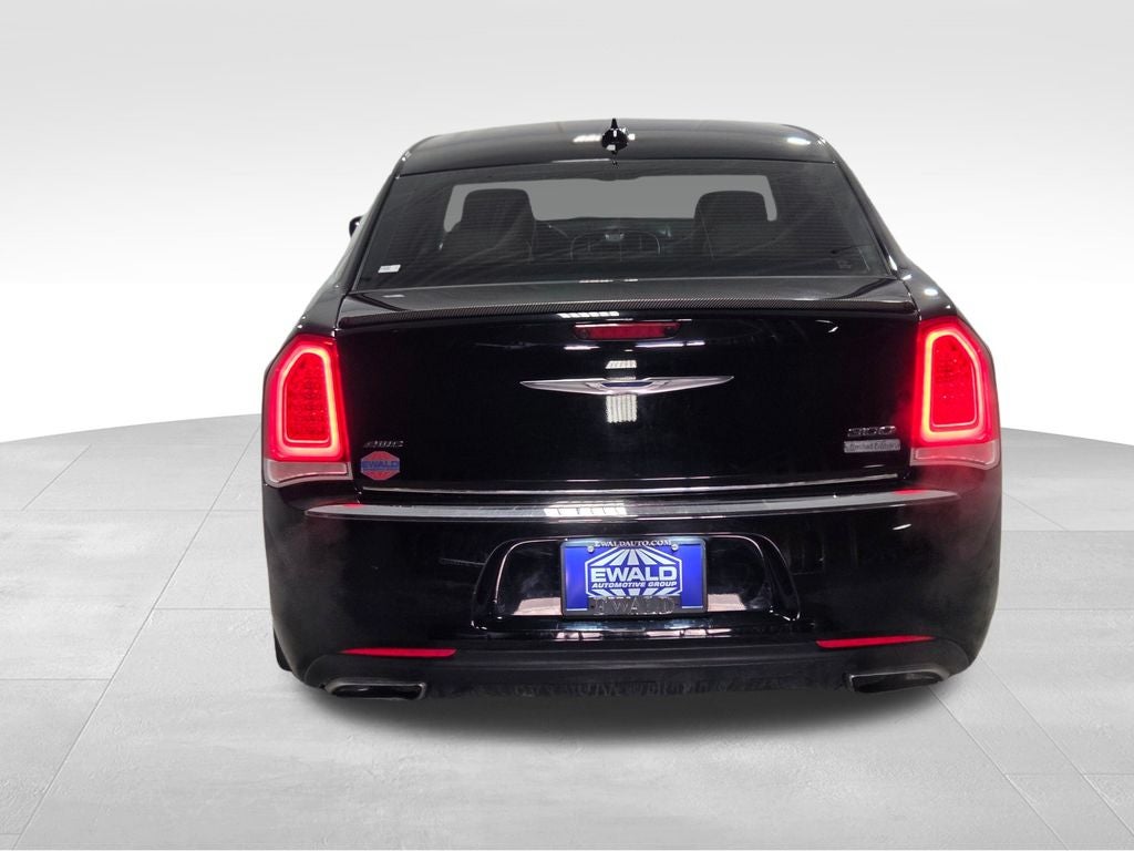 2018 Chrysler 300 Limited