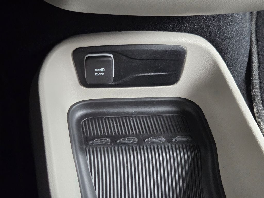 2021 Chrysler Voyager L