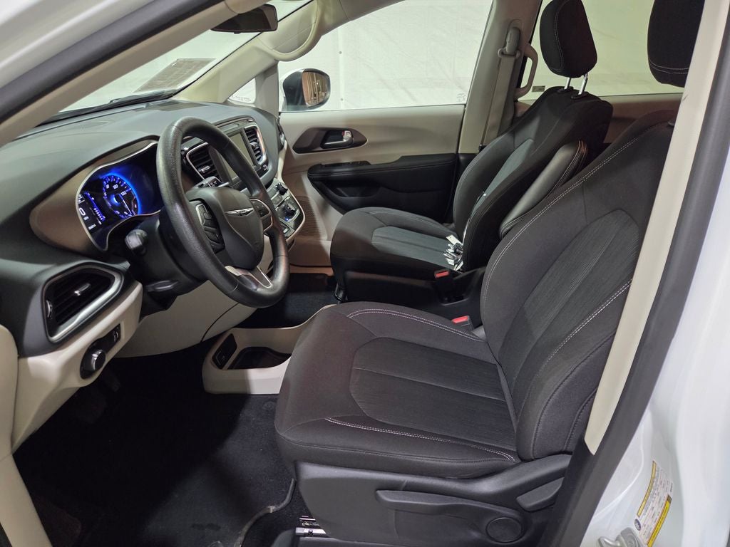 2021 Chrysler Voyager L