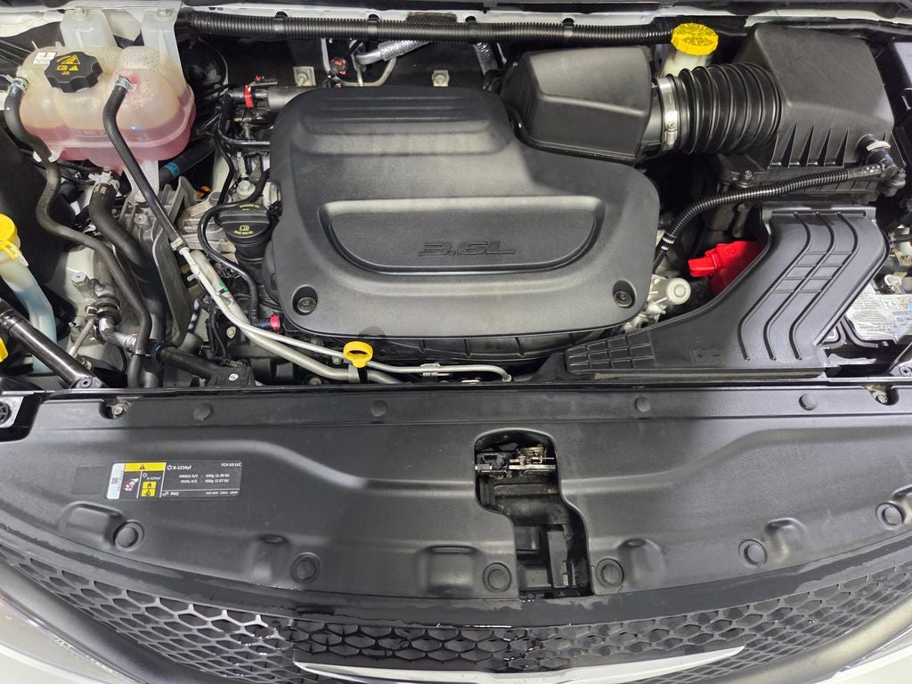 2021 Chrysler Voyager L