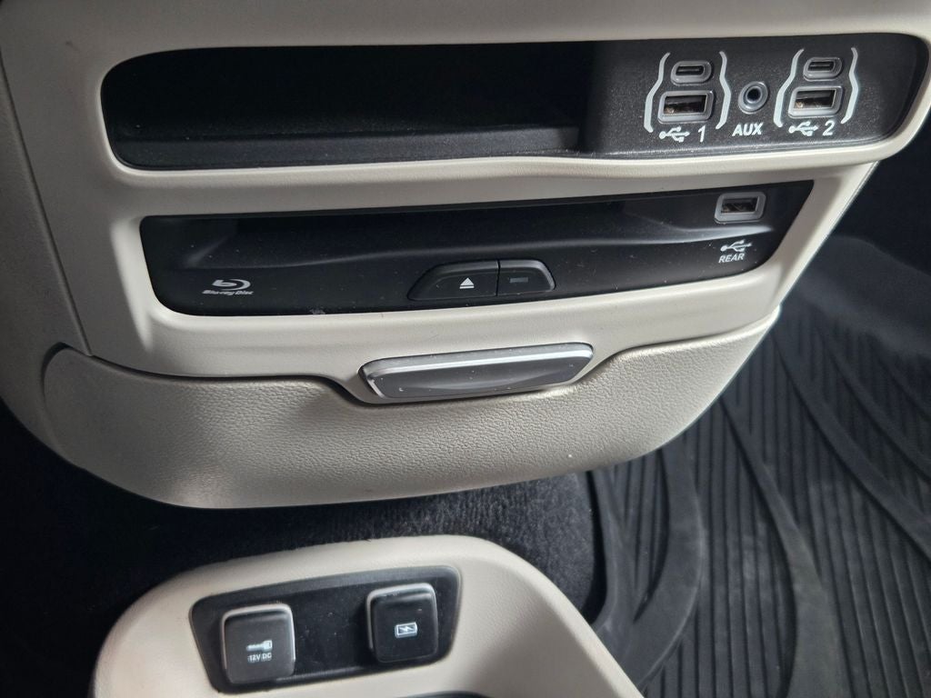 2021 Chrysler Pacifica Touring L
