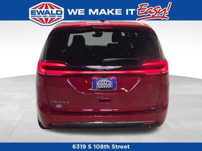 2026 Chrysler Pacifica Select