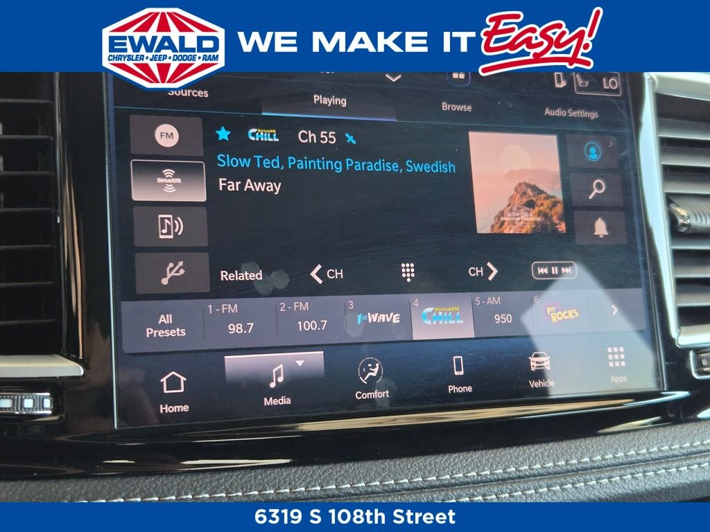 2027 Chrysler Pacifica Select