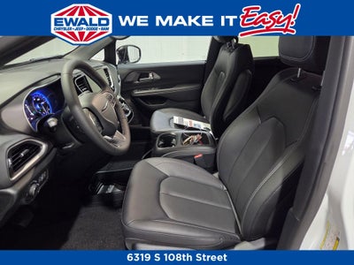 2026 Chrysler Voyager LX