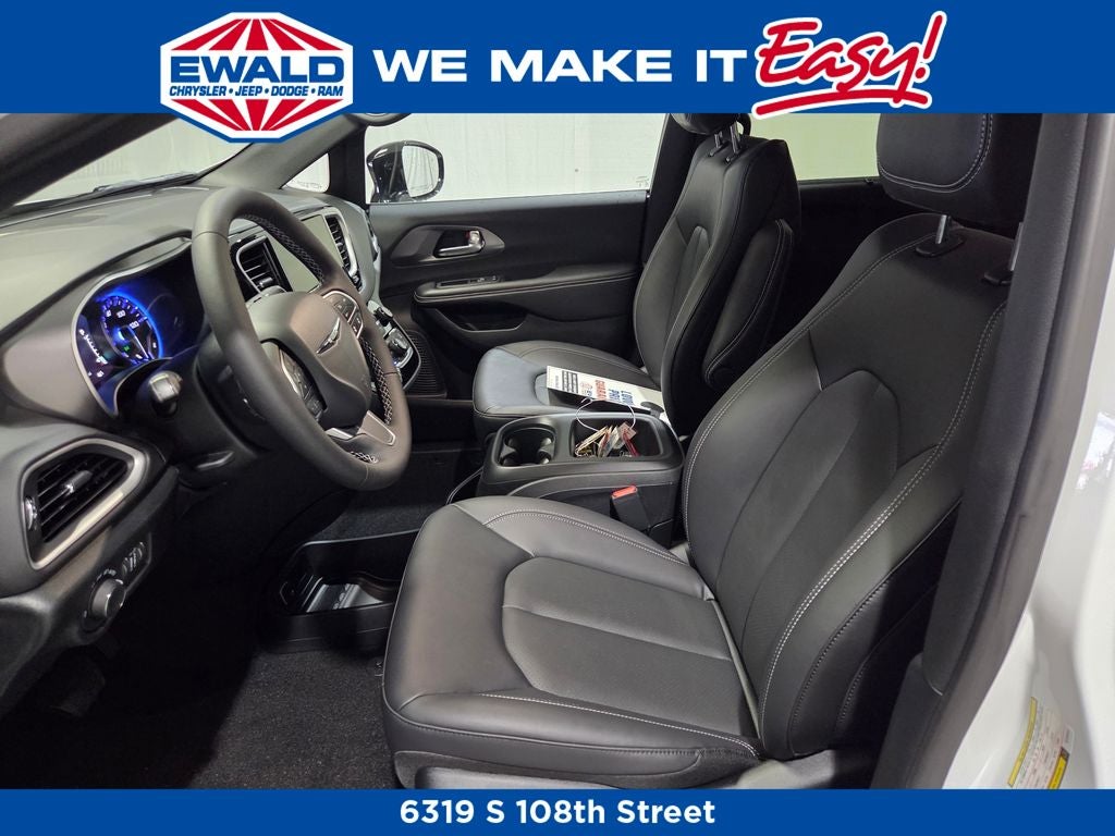 2026 Chrysler Voyager LX