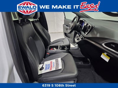 2026 Chrysler Voyager LX