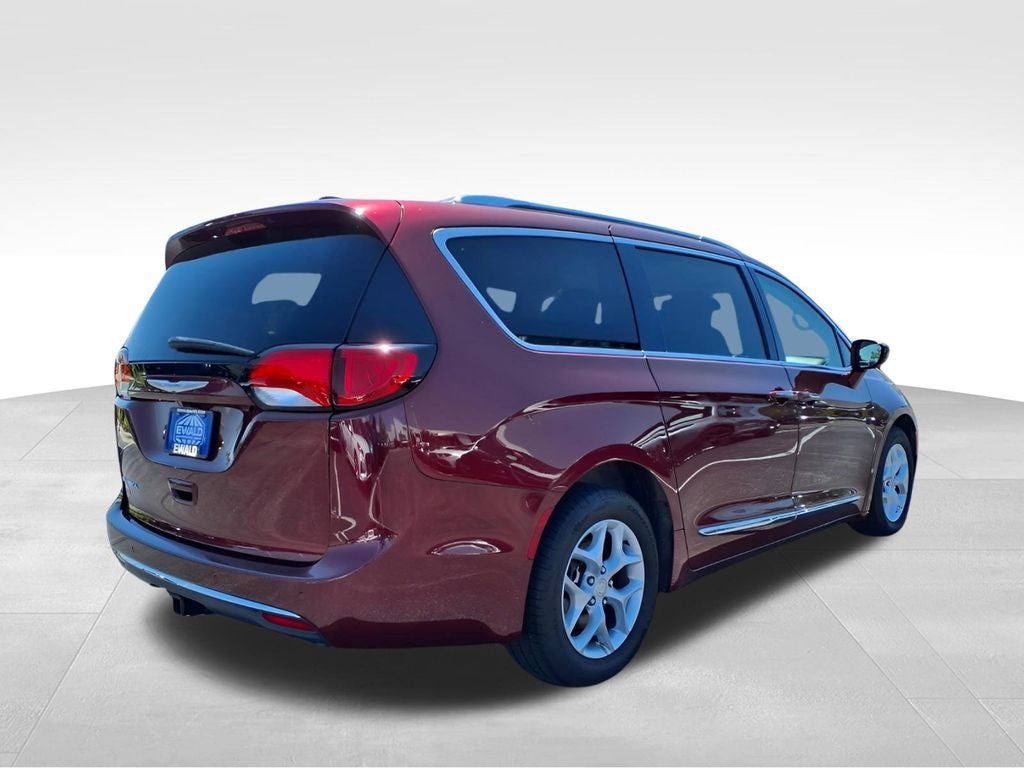 2017 Chrysler Pacifica Touring L Plus
