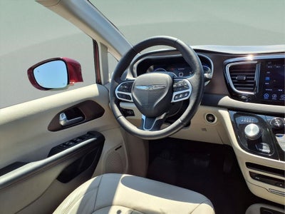 2017 Chrysler Pacifica Touring L Plus