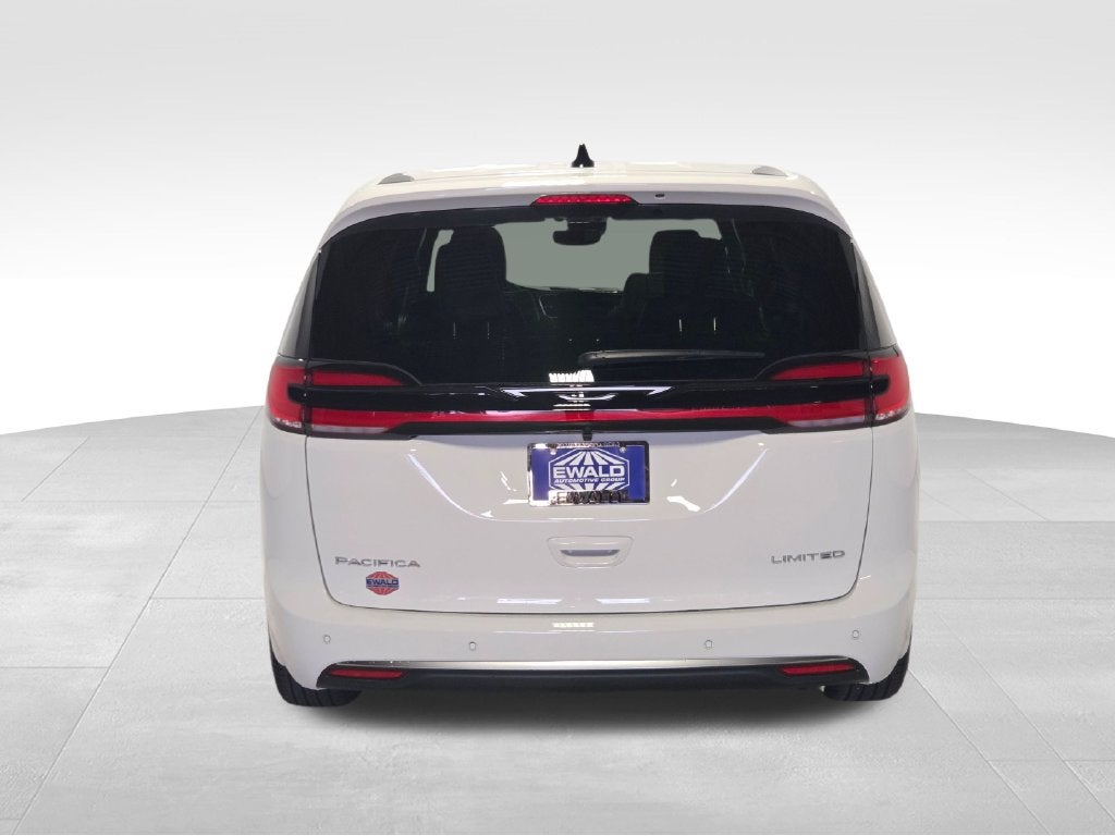 2027 Chrysler Pacifica Limited