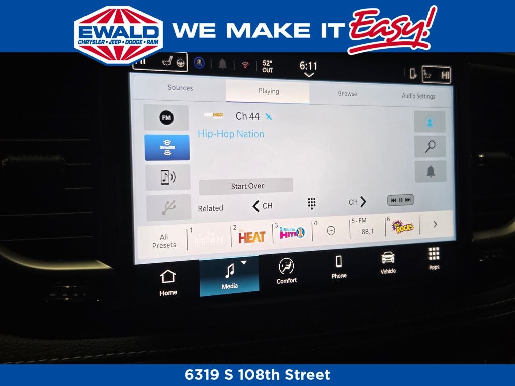 2026 Chrysler Pacifica Select