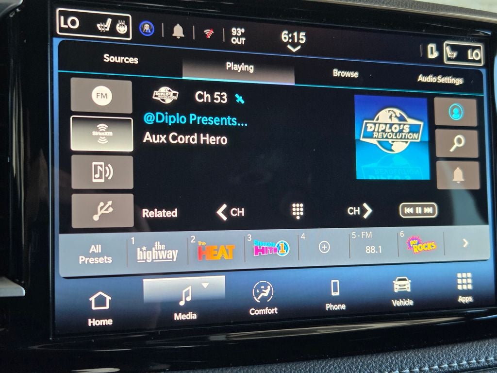 2027 Chrysler Pacifica Select