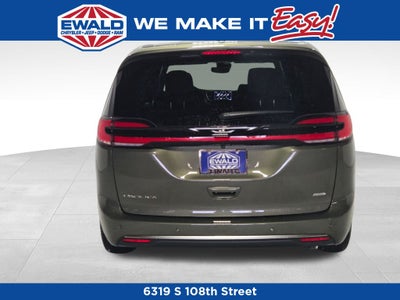 2027 Chrysler Pacifica Select