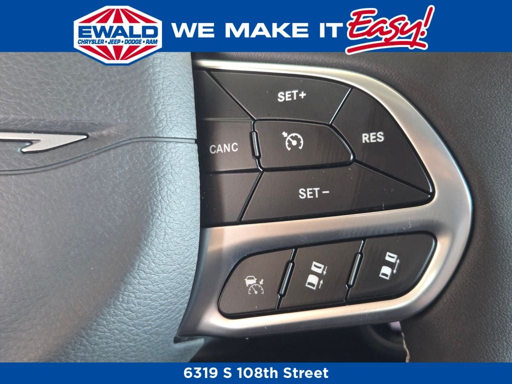 2027 Chrysler Pacifica Select