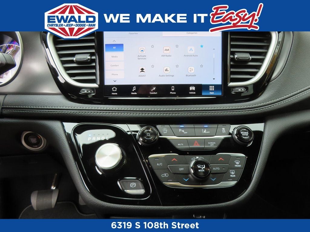 2026 Chrysler Pacifica Select