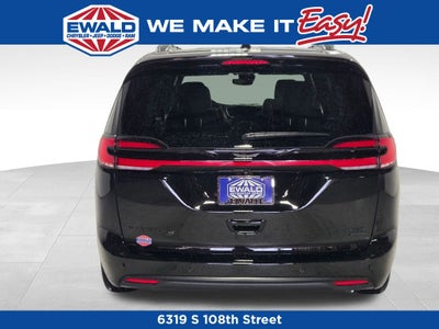 2027 Chrysler Pacifica Limited