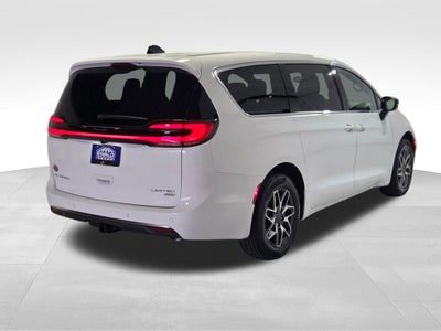 2027 Chrysler Pacifica Limited